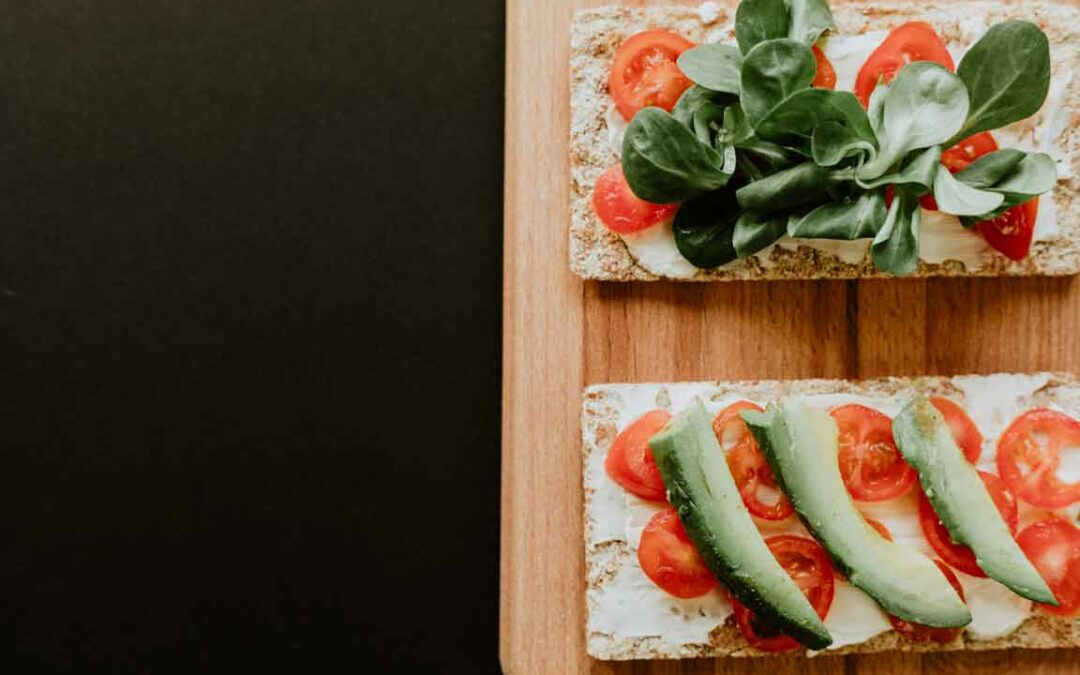 KNÄCKEBROT MIT SESAM & MOHN