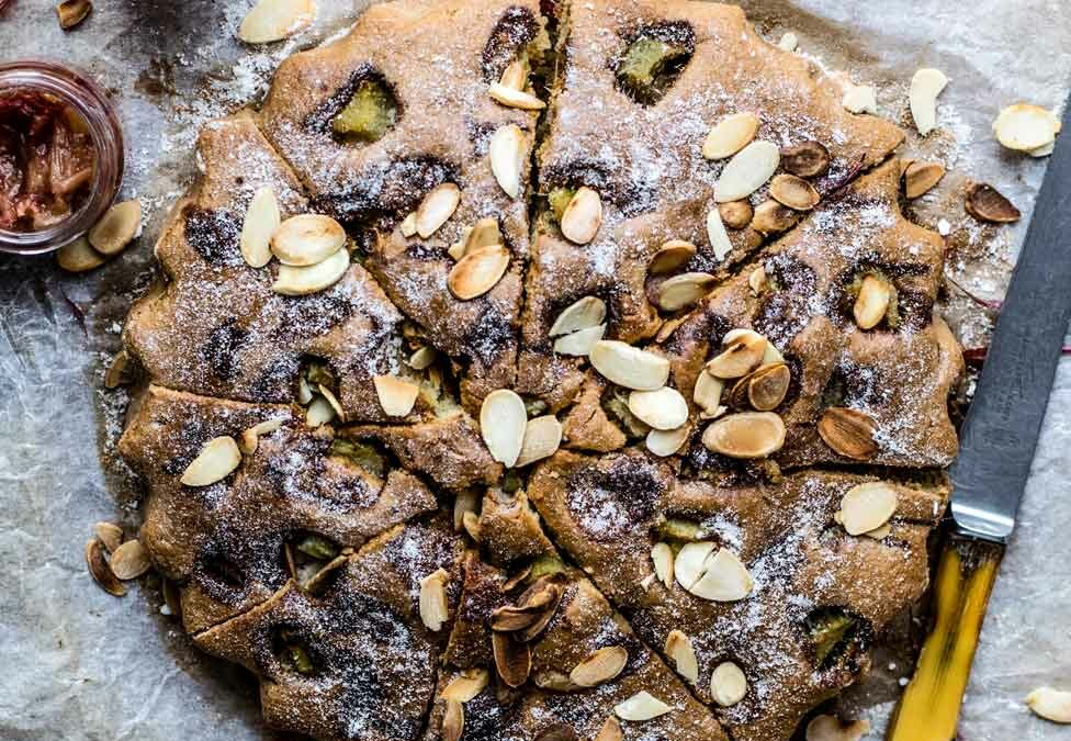 VEGANER RHABARBER-QUINOA-KUCHEN